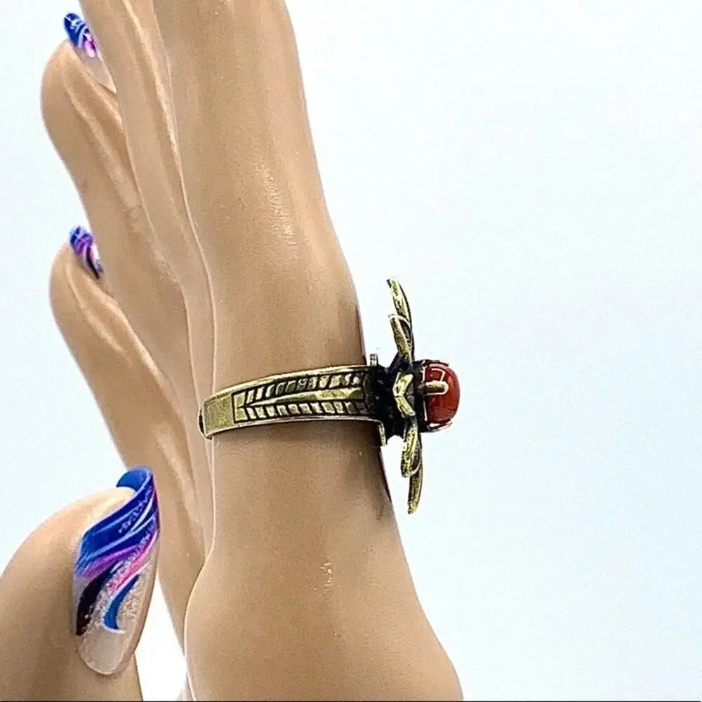 Carnelian‎ Daisy ring. 6mm carnelian cabochon Antique gold setting hand made